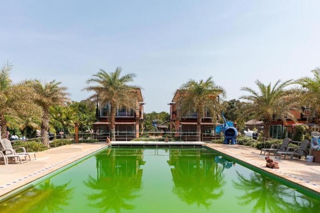 Oyo 755 Rattana Resort Ko Lanta Kültér fotó